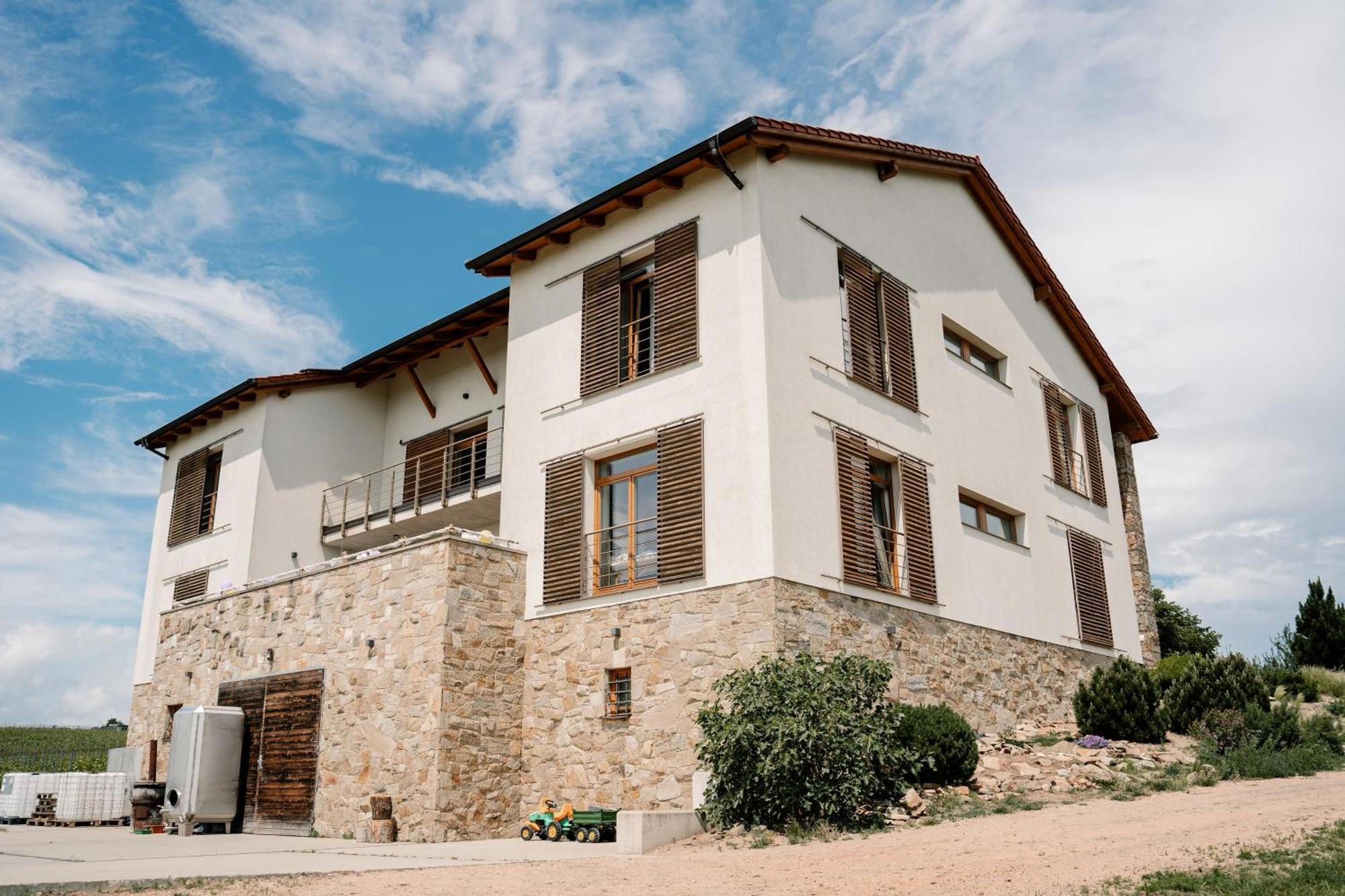 Vinarsky Penzion Strachotice Exterior photo